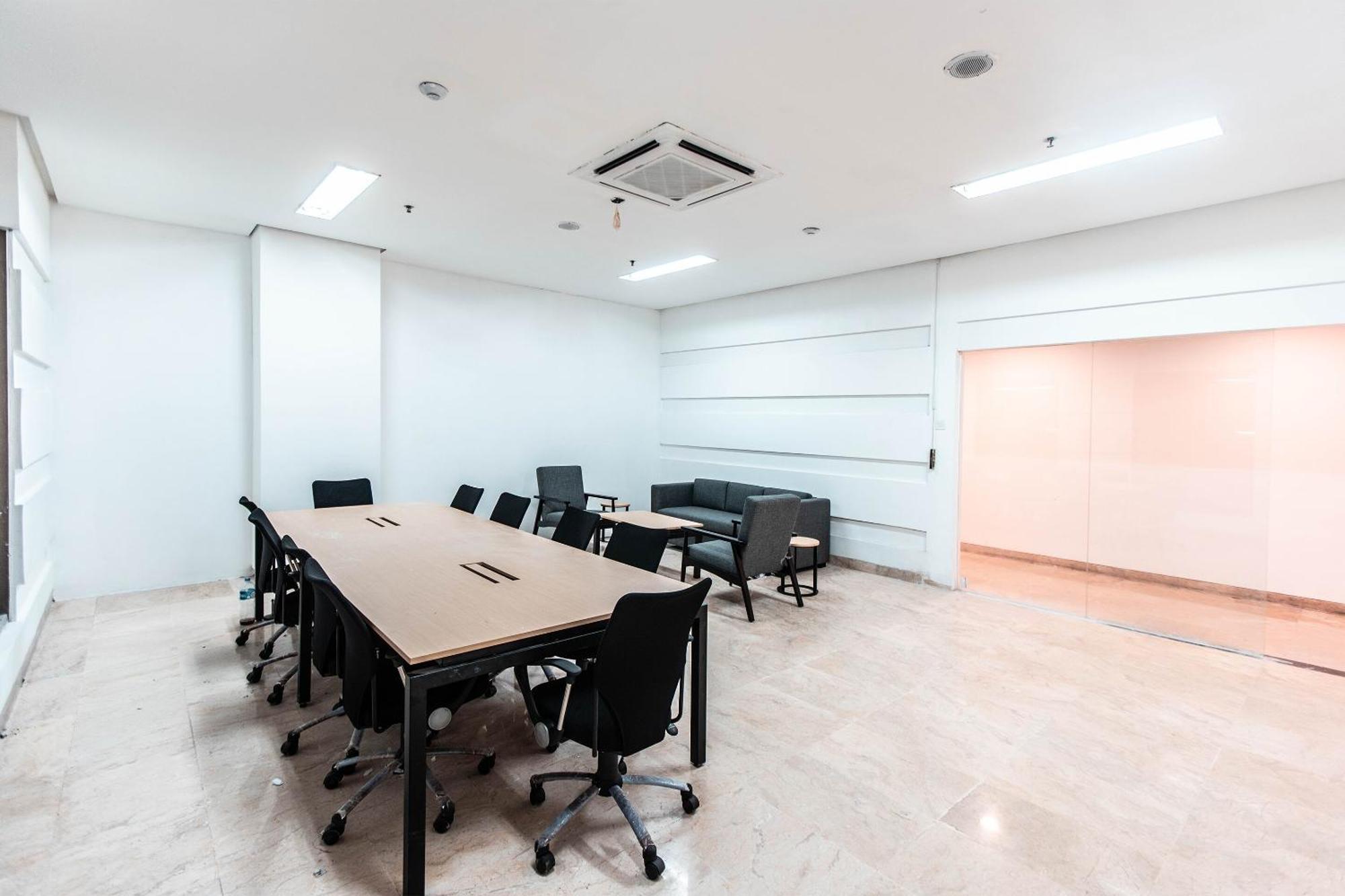 Super Oyo Townhouse 1 Hotel Salemba Jakarta Exterior foto