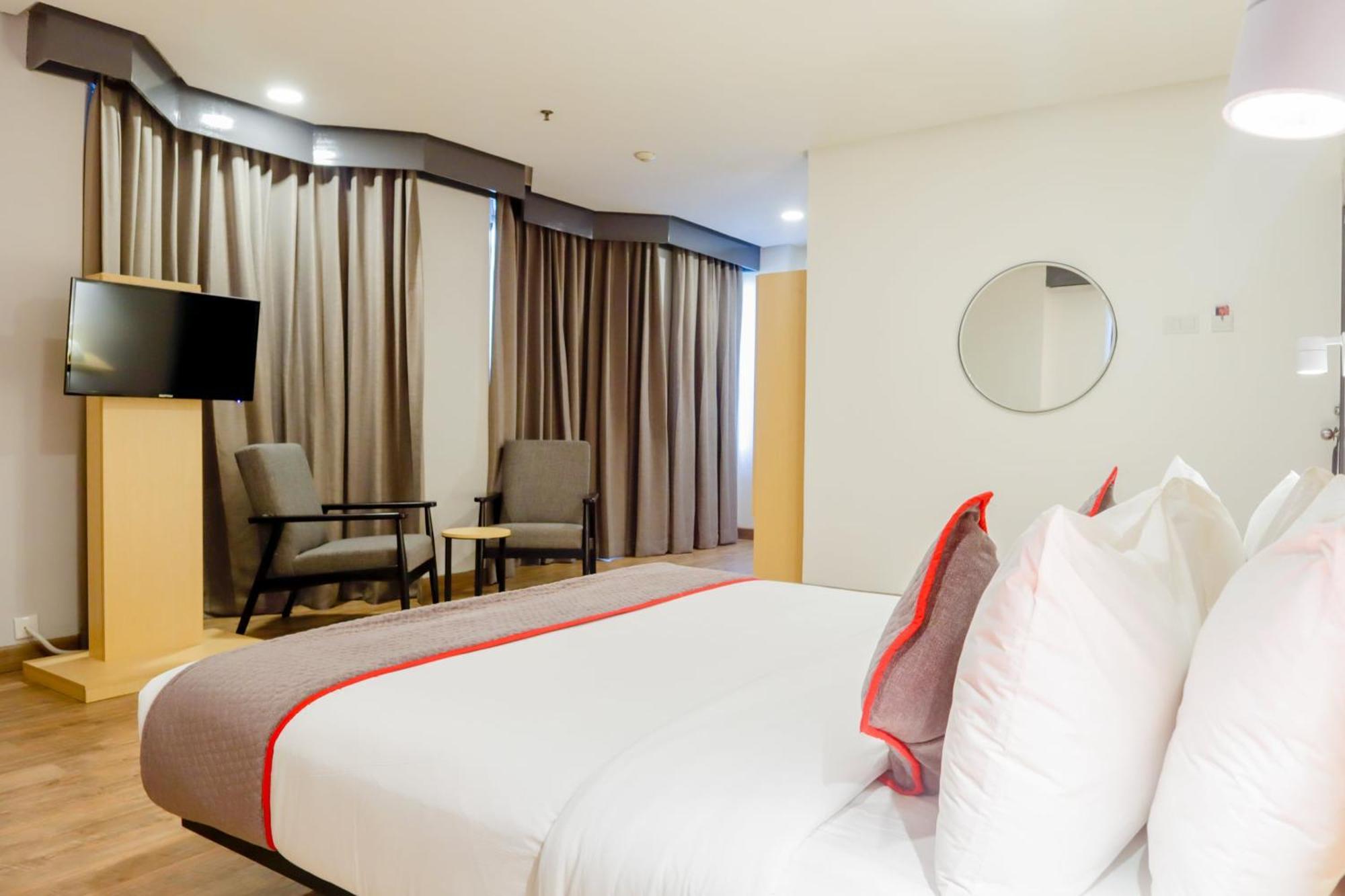 Super Oyo Townhouse 1 Hotel Salemba Jakarta Exterior foto