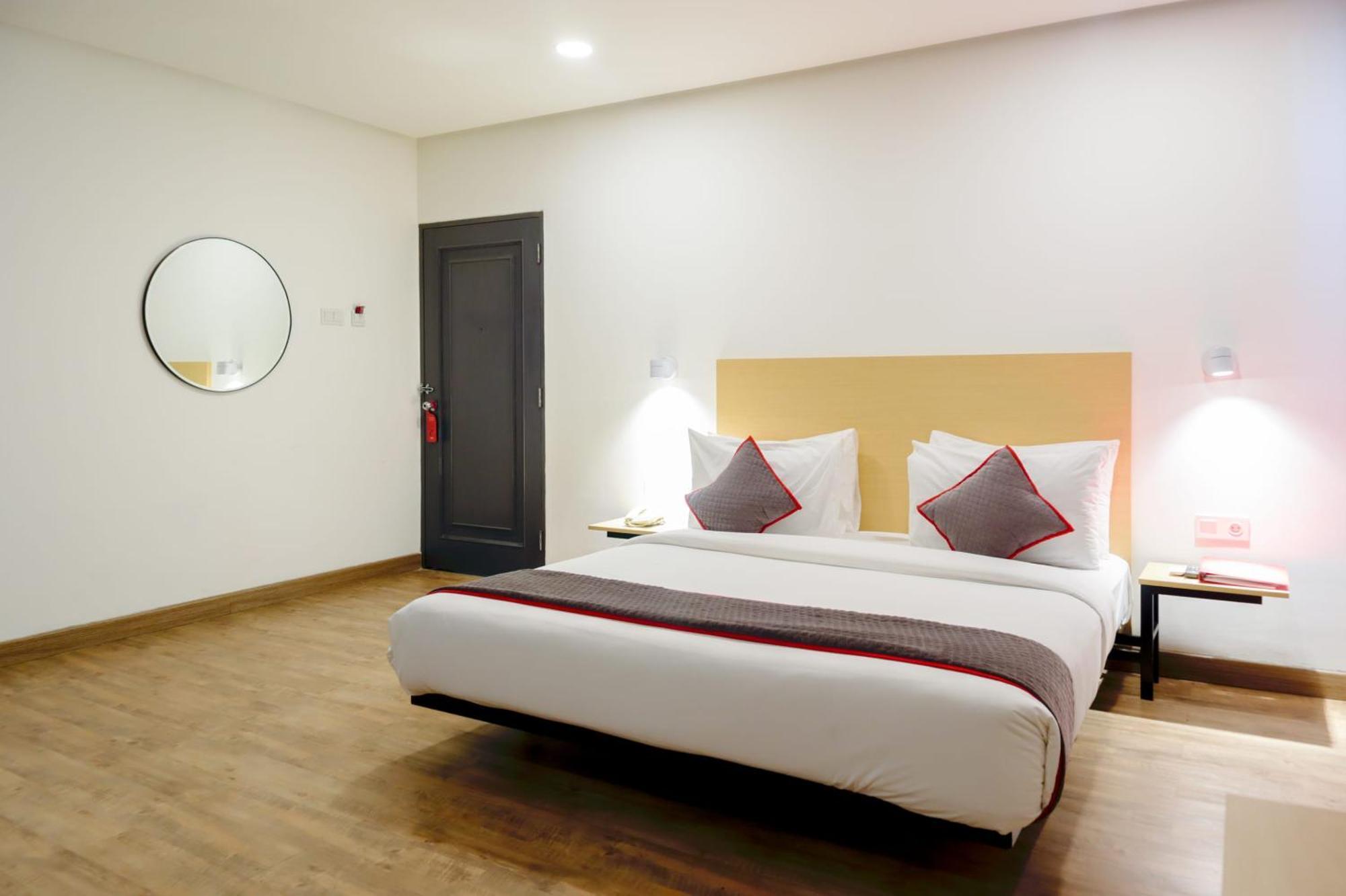 Super Oyo Townhouse 1 Hotel Salemba Jakarta Exterior foto