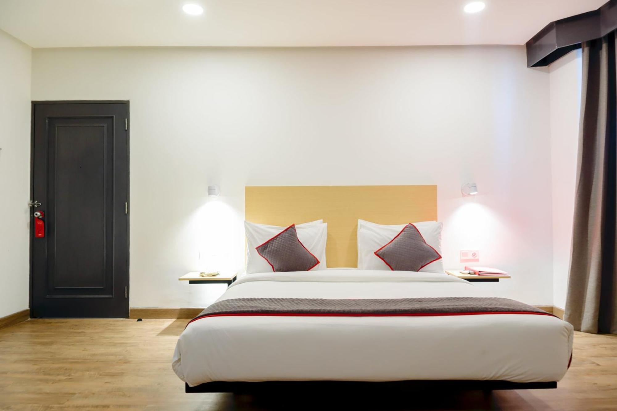 Super Oyo Townhouse 1 Hotel Salemba Jakarta Exterior foto