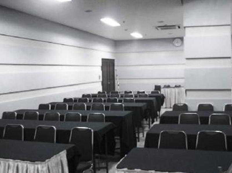 Super Oyo Townhouse 1 Hotel Salemba Jakarta Exterior foto